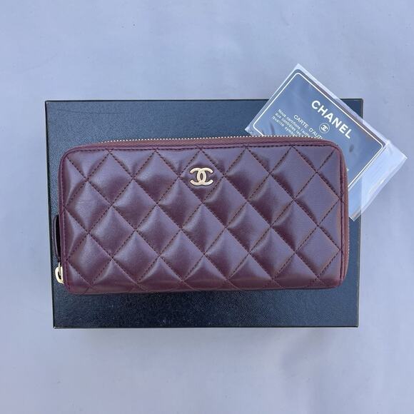 Chanel Lambskin Burgundy Zip Wallet CC Gold Hardware - Picture 1 of 16